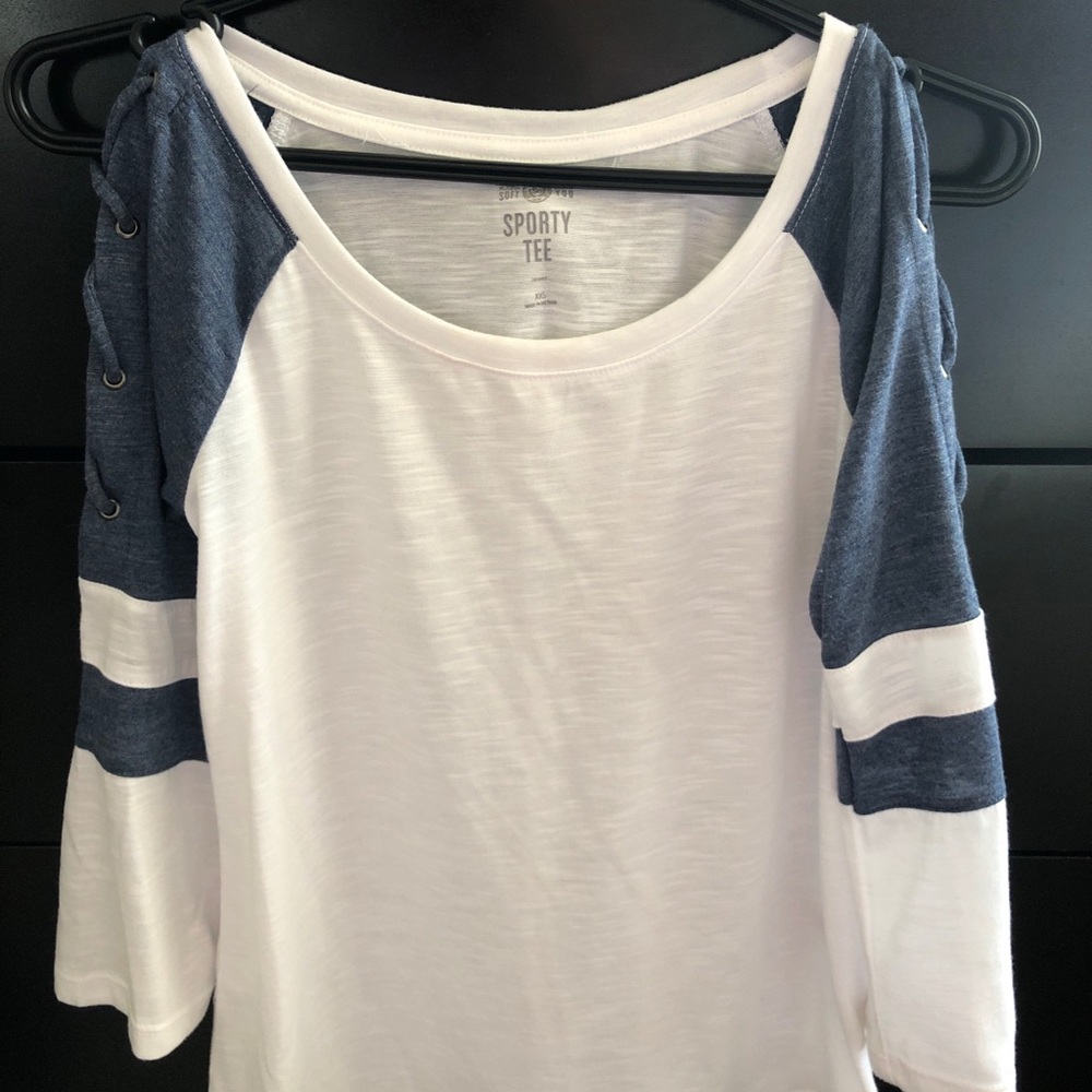 3/4 Length Criss-cross Sleeve Top